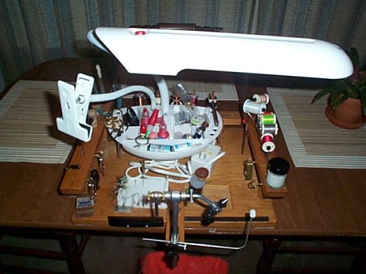 Tying bench & light1.jpg